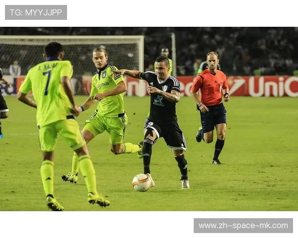 法兰克福欧冠2-3遭卡拉巴赫绝杀，提前无缘淘汰赛